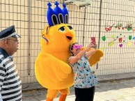 HU recebe visita do bloco carnavalesco Pinto da Madrugada