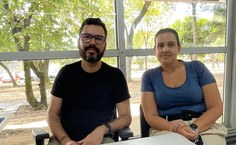 Alex Renner e Lanni Sarmento da Rocha, gestora do contrato dos restaurantes universitários