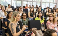 Professora Juliana Theodoro é vencedora do primeiro Prêmio Elas na Matemática