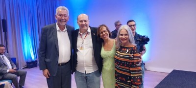 Maria Aliete Machado e Nélia Calado, com o reitor Tonholo e o deputado Paulão