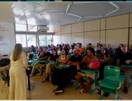 Aline Fidelis professora titular do ICF