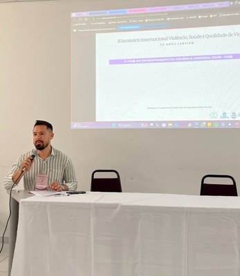 Andrey Ferreira é docente do Campus Arapiraca e foi mediador de mesa no evento