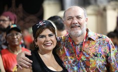 A vice-reitora Eliane Cavalcanti e o reitor Josealdo Tonholo celebram o Carnaval (Foto: Renner Boldrino)