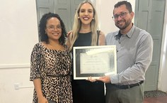 Professora Juliana foi prestigiada por amigos e colegas de trabalho