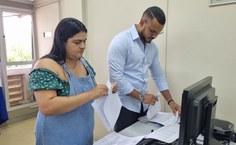 Servidores do DAP organizando a documentação