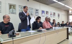 Diretor do DAP, José Clebson Farias, lendo o termo de posse