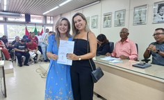 Surama Angélica, diretora do CapTV, recebendo novas professoras