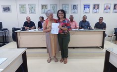 Marilene Costa recebeu o termo da professora Rita Namé