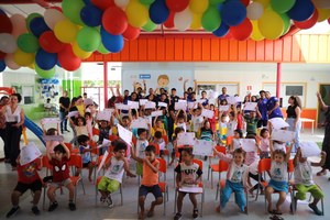 Crianças recebem diplomas após etapa de atividades lúdicas do projeto ABC Motor