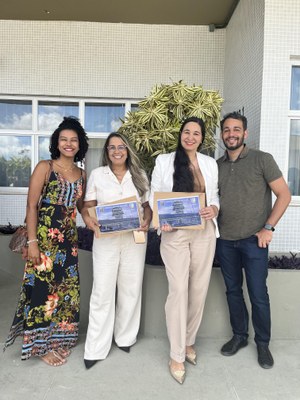 A coordenadora geral do Sinpete, Vera Pontes, e a coordenadora do evento, Jadriane Xavier, representaram a equipe do programa na ocasião (Foto: Ascom Sinpete)