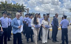 Jadriane Xavier e Vera Pontes representaram a equipe do programa na ocasião (Foto: Ascom Sinpete)