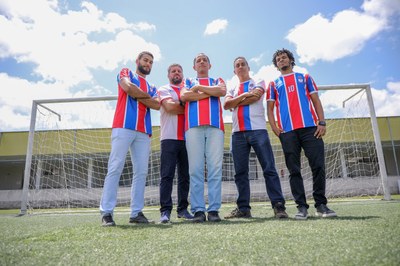 Equipe de futebol convida: treinos ocorrem todas as quintas-feiras, às 17h30, no campo de futebol do Campus A.C. Simões