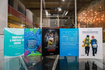 Todos os dias acontecem lançamentos durante a Bienal de AL