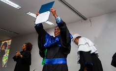 Outorga de título ao professor Zezito Araújo