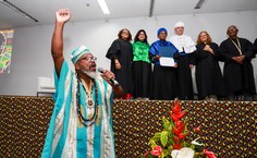 Outorga de título ao professor Zezito Araújo