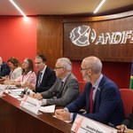 Em reunião do Pleno, reitores e reitoras recebem ministro da Educação