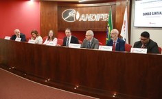 Reitores e reitoras recebem ministro Camilo Santana