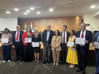 Professora Marília Goulart, a quarta da esquerda para direita, ao lado dos novos conselheiros da presidente da Capes, Denise Carvalho