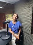 Professora Rusiene Almeida na gravação na Rádio Web Ufal
