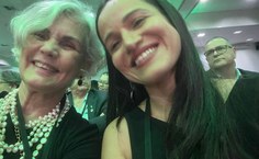 Professora Marília Goulart é homenageada com prêmio concedido pela SBQ