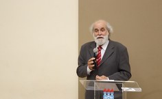 Professor Jenner Bastos