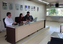 Emanuelle Rodrigues, presidente da Comissão, conduziu a reunião na Sala dos Conselhos Superiores