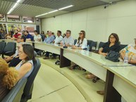 Entre os presentes que foram assistir à defesa do memorial de Rosaline, professor Fábio Guedes, presidente da Fapeal, e a psicóloga Janaína Diniz