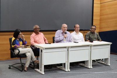 Reitor Josealdo Tonholo, e pró-reitores Eliane Barbosa, de Graduação; Alexandre Lima, Estudantil; Cezar Nonato, de Extensão e Cultura; e Wellington Pereira, de Gestão de Pessoas