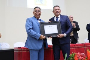 Professor Eraldo Ferraz é cidadão honorário da cidade de Maceió