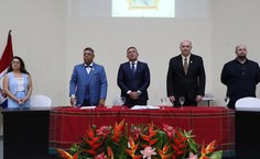 Mesa de honra da solenidade