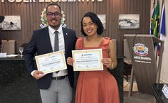 Professor Thiago Trindade de professora Maria Helena