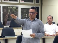 Novo servidor Augusto Cardoso durante leitura do juramento