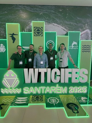 Equipe do NTI Ufal : Lucas Lisboa, Bruno César, Reinaldo Cabral, Francisco Menezes e Jairo Menezes