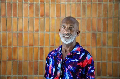 Professor Cláudio Antônio Santos, do curso de Licenciatura em Dança, homenageado em revista internacional