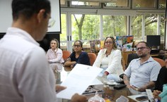 Diretor do DAP, Clebson Farias, fazendo a Leitura do Termo de Posse