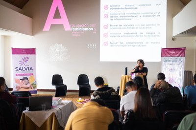 Danielly Spósito, assistente social lotada na Pró-reitoria Estudantil (Proest) participou de um evento em Medelín, na Colômbia a convite do Ministério da Igualdade e Equidade colombiano