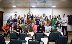Treinamento de mergulhadores sobre o peixe-leão