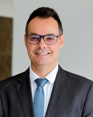 Fábio Lins foi selecionado com o livro que relaciona obra do poeta Carlos Drummond de Andrade e a administração pública
