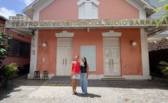 Professora Larissa Chaves (de vermelho)