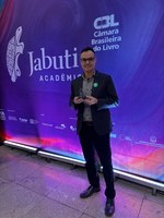 Professor Fábio Lins e egresso da Ufal vencem Prêmio Jabuti 2026
