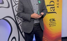 Fábio Lins na premiação
