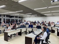 Reitor empossa servidores para três campi da Ufal e Hospital Universitário