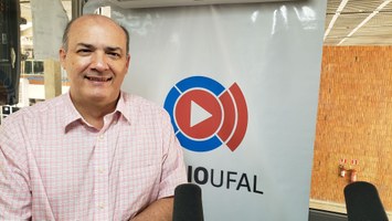 Reitor Josealdo Tonholo é o entrevistado do programa Ufal e Sociedade