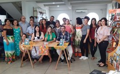 Docentes durante lançamento do livro