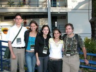 Participantes do 2° Congresso Brasileiro de Herpetologia (Belo Horizonte, 2005). Da esquerda para a direita: George Sena, Jordana Rangely, Ingrid Tiburcio, Katyuscia Araujo Vieira e Gabriel Skuk. (Foto: acervo pessoal/reprodução)