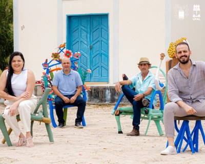 A museóloga Hildênia OLiveira, o diretor do MTB, Victor Sarmento, o o artista Jasson e o curador da exposição, Renan Quevedo