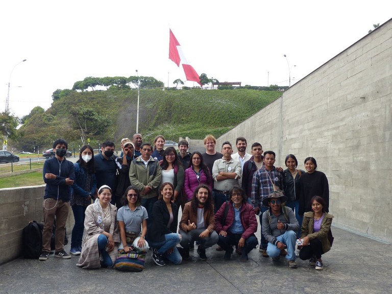 Participantes do evento em Lima-Peru