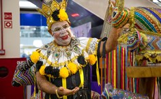 Ele é um apaixonado pela folia de Momo