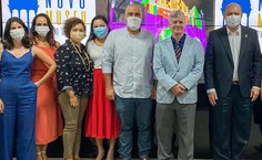 A arquiteta Cynthia Forte, as professores e arquitetas Adriana Duarte e Thaisa Sampaio, a museóloga Hildênia Oliveira, o diretor do MTB, Victor Sarmento, o governador Kléver Loureiro e o reitor Josealdo Tonholo