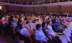 Crianças da UEI foram ao teatro pela primeira vez